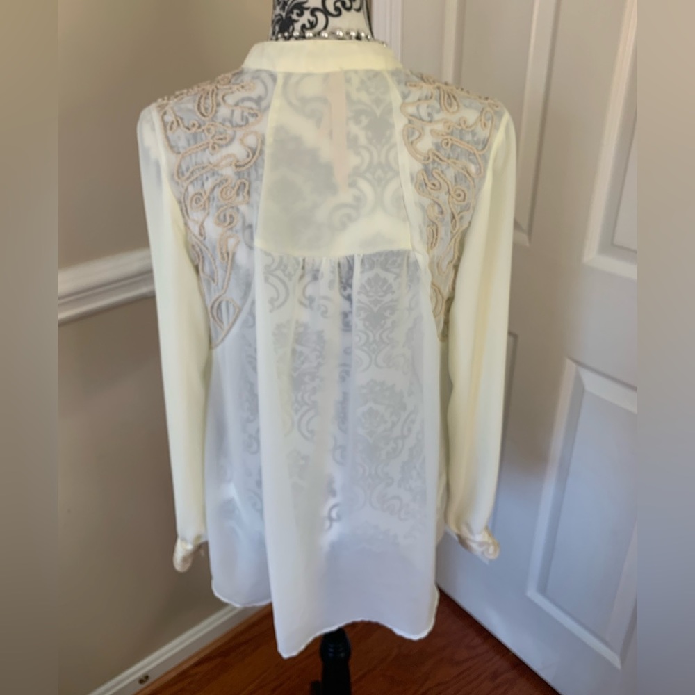 Hem & Thread, Women’s Button Up With Beautiful De… - image 7